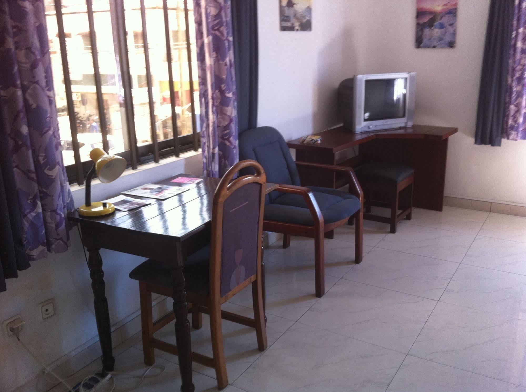 Acropole Hôtel Cotonou Exterior foto